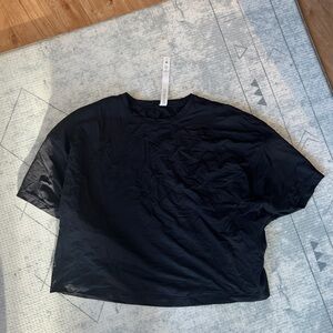 Lululemon relaxed-fit cropped workout shirt